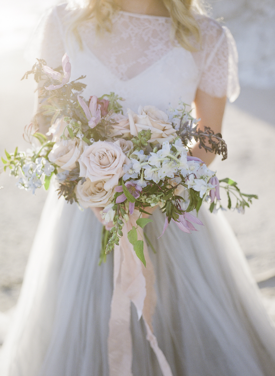 Stunning 2017 Silver Grey Dusty Blue Beach Wedding Dresses Modest Lace And Tulle Pleats Long Bridal Gowns Country Custom Made EN10124