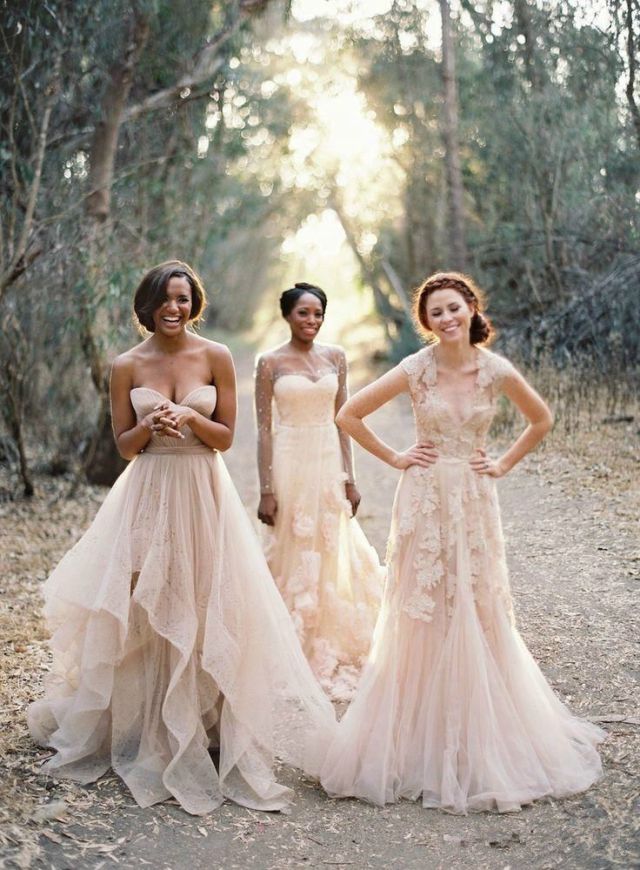 2021 Vintage Wedding Dresses With Champagne Tulle V-Neck Appliques Ruffles Cap Sleeve Party Dress Bridal Gowns