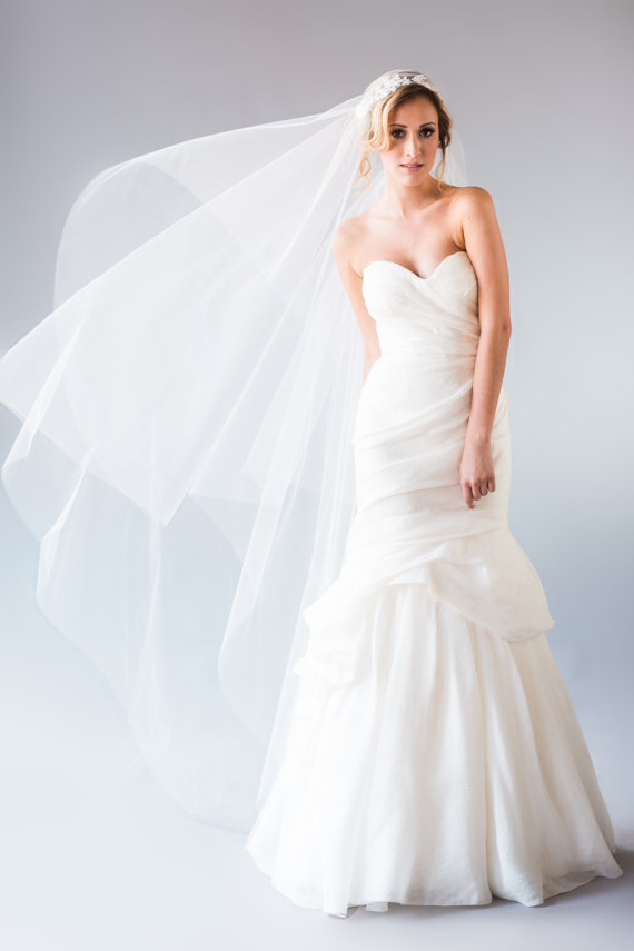 New Quality Best Sale Romantic wedding veil two Layer Cut Edge appliques Bridal Veils Celebrity Wedding Dress Bridal Accessories for wedding