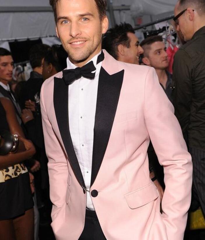 2018 Popular Design Pink peak lapel one button Groom Tuxedos Groomsmen Men Wedding Tuxedos Dinner Prom Suits(Jacket+Pants+Tie), Purple
2018 Popular Design Pink peak lapel one button Groom Tuxedos Groomsmen Men Wedding Tuxedos Dinner Prom Suits(Jacket+Pants+Tie), Purple