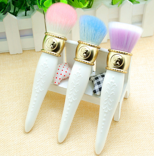 LADUREE Les Merveilleuses Makeup Brushes 3 pcs/set face cosmetics blending powder blush Foundation contour make up Brush.
LADUREE Les Merveilleuses Makeup Brushes 3 pcs/set face cosmetics blending powder blush Foundation contour make up Brush.