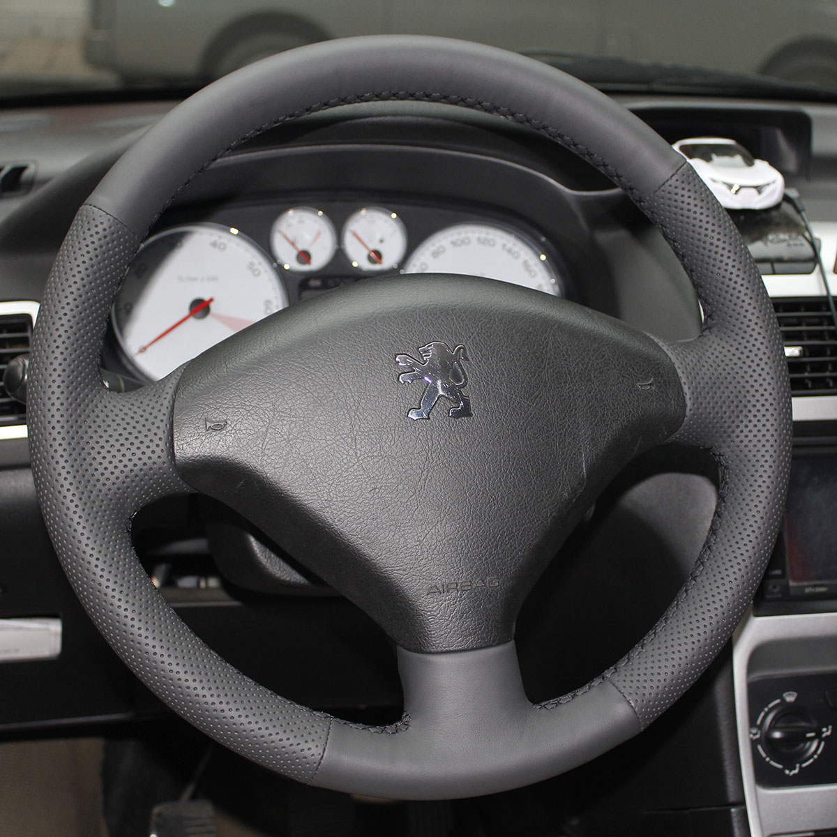 Steering wheel covers Case for PEUGEOT 307 Wheel cover Genuine leather DIY Car styling Hand sewing leather car covers