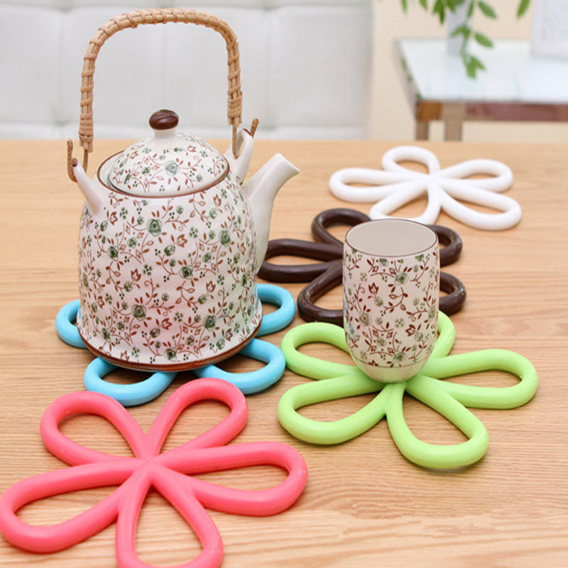 Wholesale- 1pc Plum Flower Shape Placemat PVC Heat Insulation Adiabatic Cup Bowl Dish Table Mat Pot Pan Pad Potholder 6 Colors EJ882284
Wholesale- 1pc Plum Flower Shape Placemat PVC Heat Insulation Adiabatic Cup Bowl Dish Table Mat Pot Pan Pad Potholder 6 Colors EJ882284