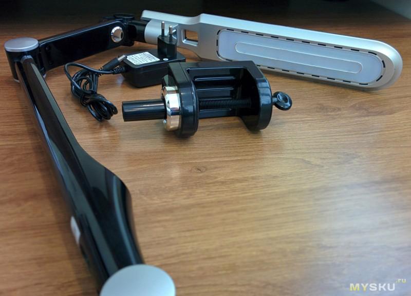 Fashion Student Reading Light - Durable 10W Desktop Desk Lamp w/ Free Rotation