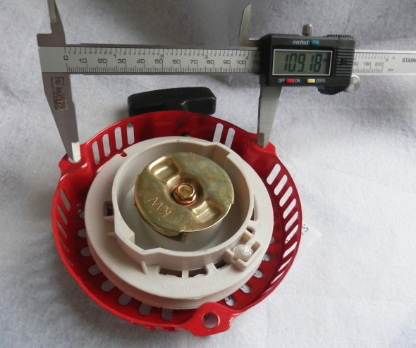 Recoil starter 3 holes fits 152F 154F 2.5HP 1KW free postage pull start pully rewind 1.5KW generator pump parts
Recoil starter 3 holes fits 152F 154F 2.5HP 1KW free postage pull start pully rewind 1.5KW generator pump parts