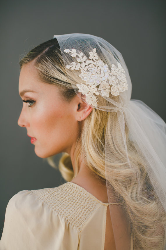 High Quality Best Selling Romantic Fingertip Champagne colored nets and flowers Pearl Cut Edge Veil Bridal Head Pieces For Wedding Dresses