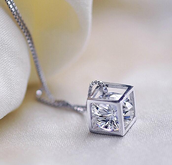 925 Sterling Silver Love Cube Diamond Pendant Necklaces S925 Crystal Shining Square Statement Link Chans Choker Necklace Wedding Vintage Womans Jewelr
