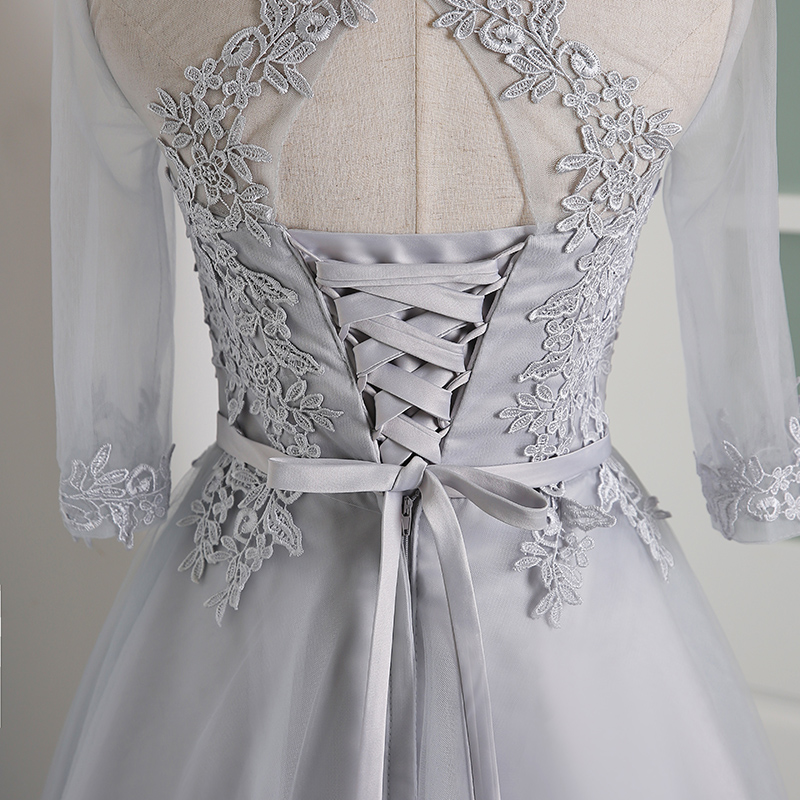 Bateau Neck Lace Tulle Short Bridesmaid Dress With Half Sleeves 2019 Knee Length Party Dress Gray