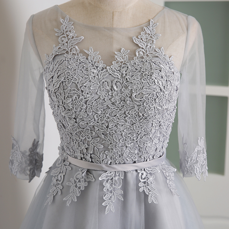Bateau Neck Lace Tulle Short Bridesmaid Dress With Half Sleeves 2019 Knee Length Party Dress Gray