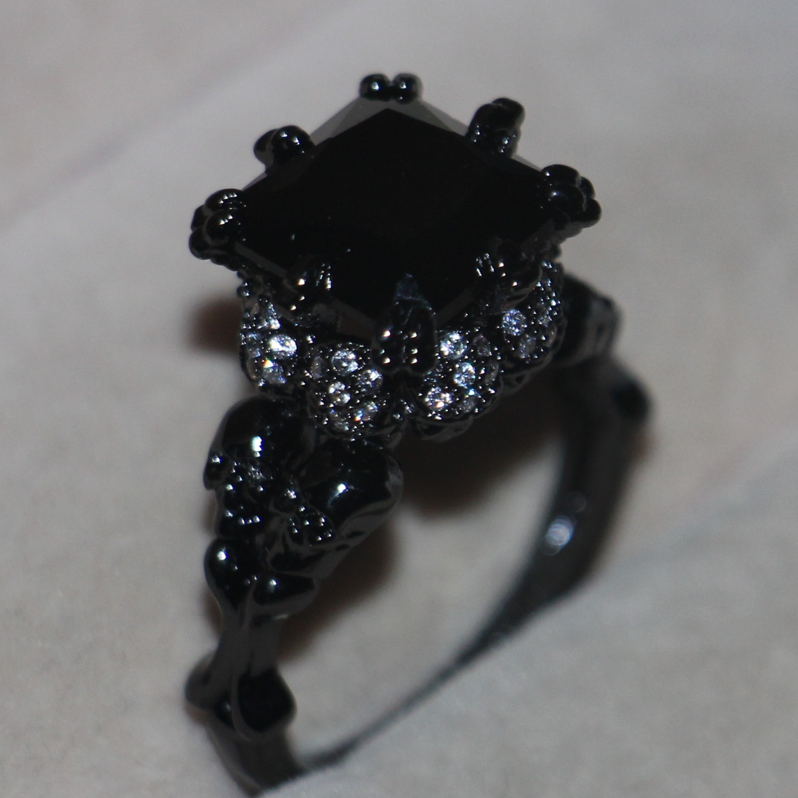 Size 5-11 Vintage Jewelry Professional Wholesale 10KT Black Gold Filled Sapphire CZ Diamond Gemstones Wedding Women Skull Ring for Love Gift