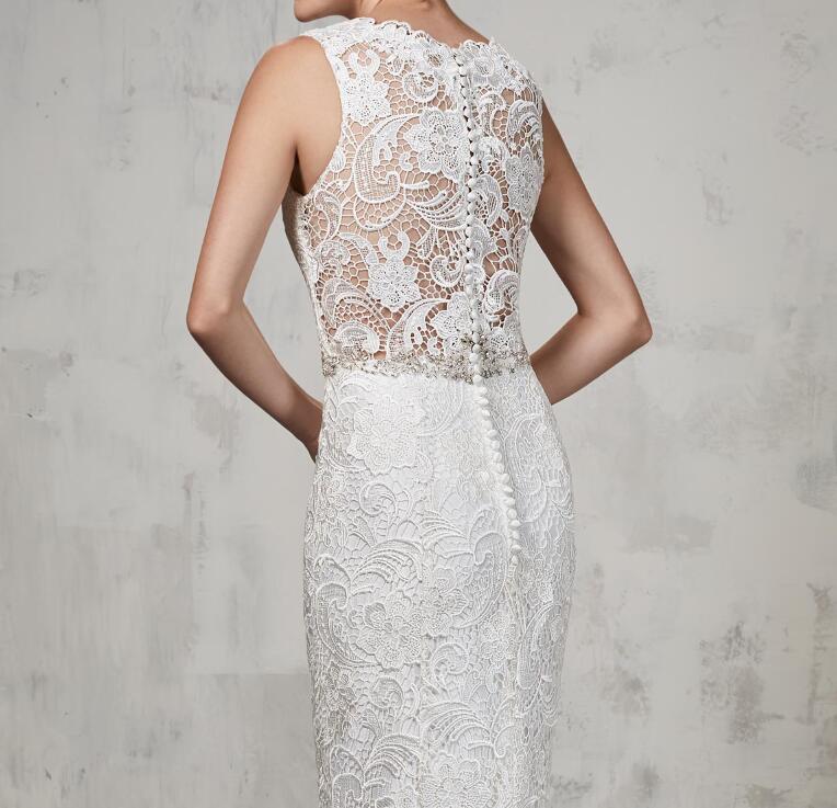 Vintage Lace wedding dress features jewel neck line illusion back with zipper and buttons closure Wedding Dresses robe de mariée