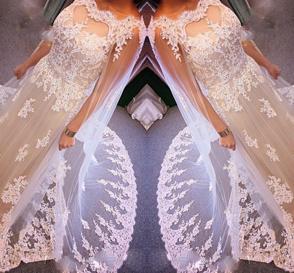 Amazing Lace Applique Beads Wedding Dresses 2017 Tulle Long Cape Bridal Gowns Ivory Floor Length Wedding Dresses Custom Made, Red
Amazing Lace Applique Beads Wedding Dresses 2017 Tulle Long Cape Bridal Gowns Ivory Floor Length Wedding Dresses Custom Made, Red