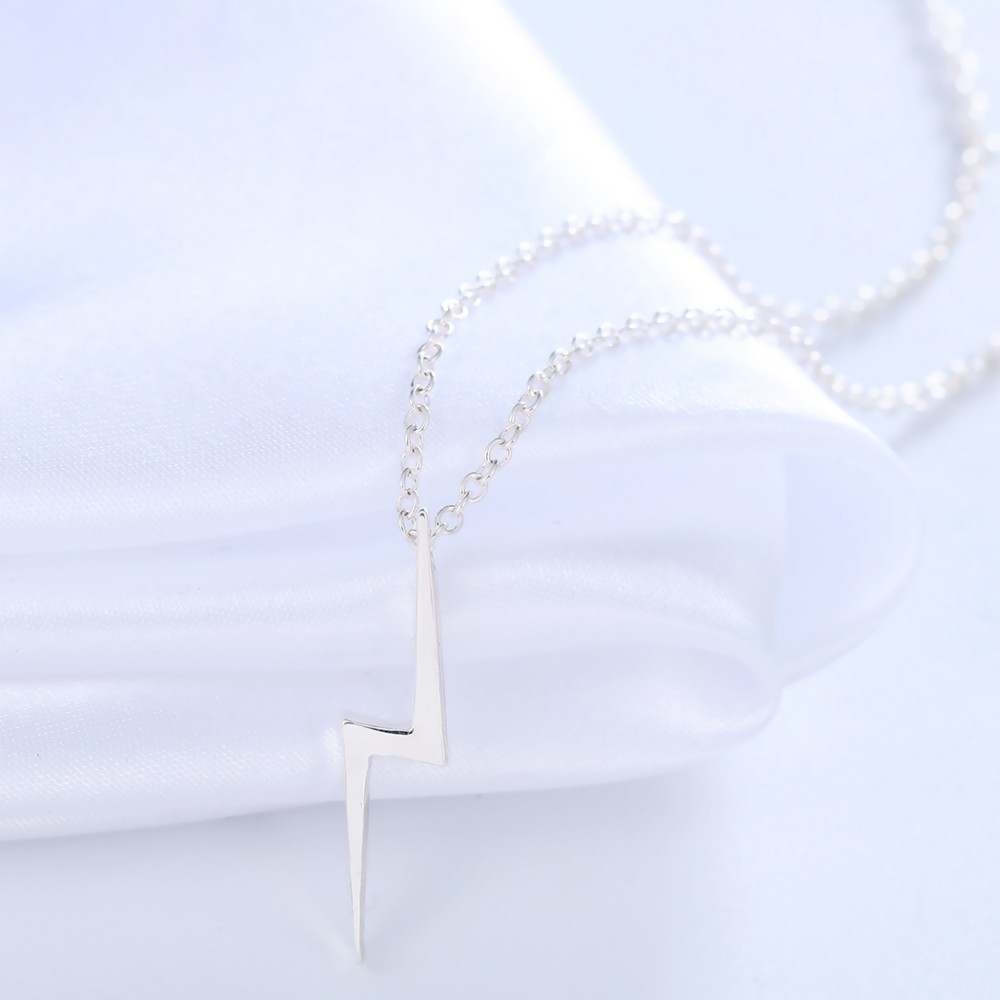 5PCS Cute Lighting Bolt Necklaces Harry Lighting Necklace Simple Storm Thunder Bolt Necklaces for Women Party Gift
5PCS Cute Lighting Bolt Necklaces Harry Lighting Necklace Simple Storm Thunder Bolt Necklaces for Women Party Gift