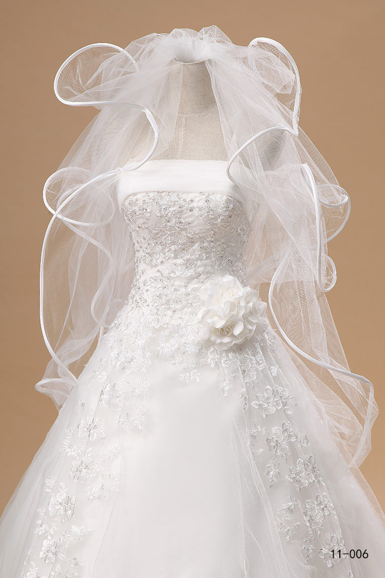 2022 Women Elegant 4 Layers Tulle White Wedding Veils Ribbon Edge Wedding Accessories Bridal Veil With Comb