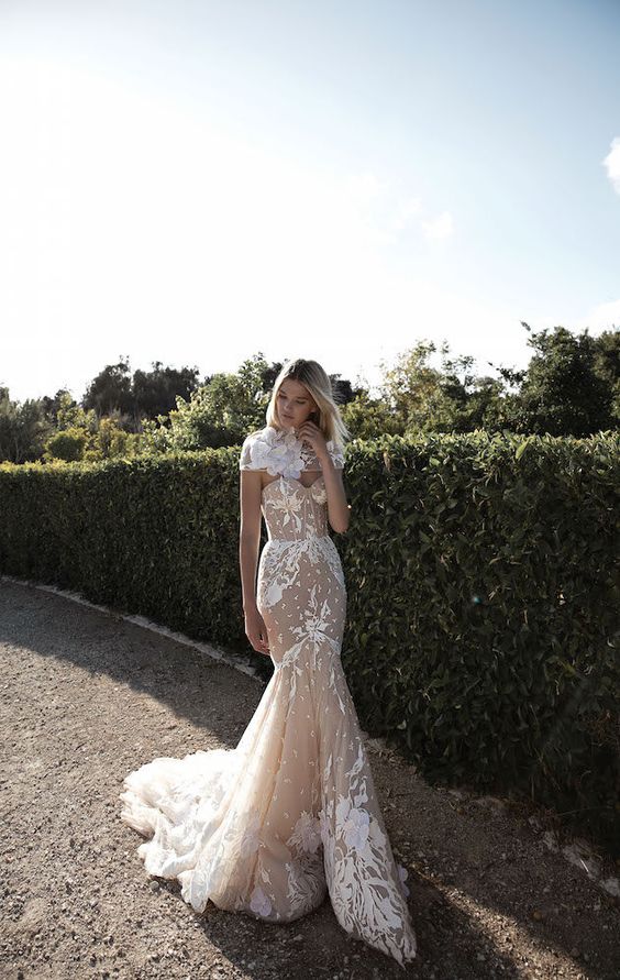Idan Cohen Lace Wedding Dresses Mermaid Nude Trumpet Sweep Train Sweetheart Neckline Appliqued Bridal Gowns With Wraps