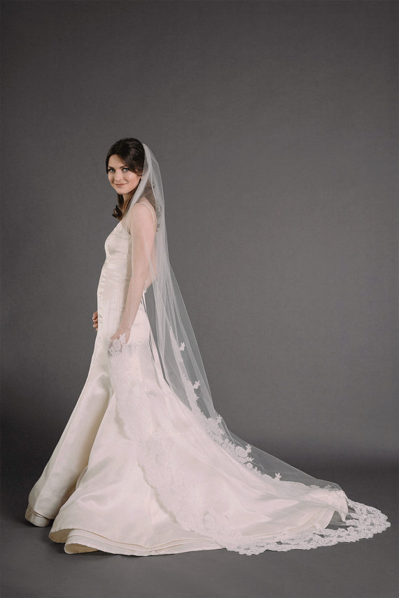 Hot Best Selling Romantic One Layer Cathedra Lengthl Veil With Beautiful Applique Edge Wedding Veils Bridal Illusion Tulle, White
Hot Best Selling Romantic One Layer Cathedra Lengthl Veil With Beautiful Applique Edge Wedding Veils Bridal Illusion Tulle, White