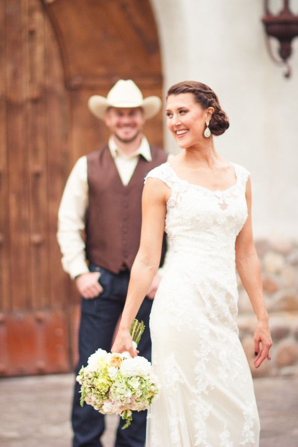Vintage Country Portrait Open Backless Lace Wedding Gowns Applique Robe De Mariee Rustic Bridal Dresses Boots 0510