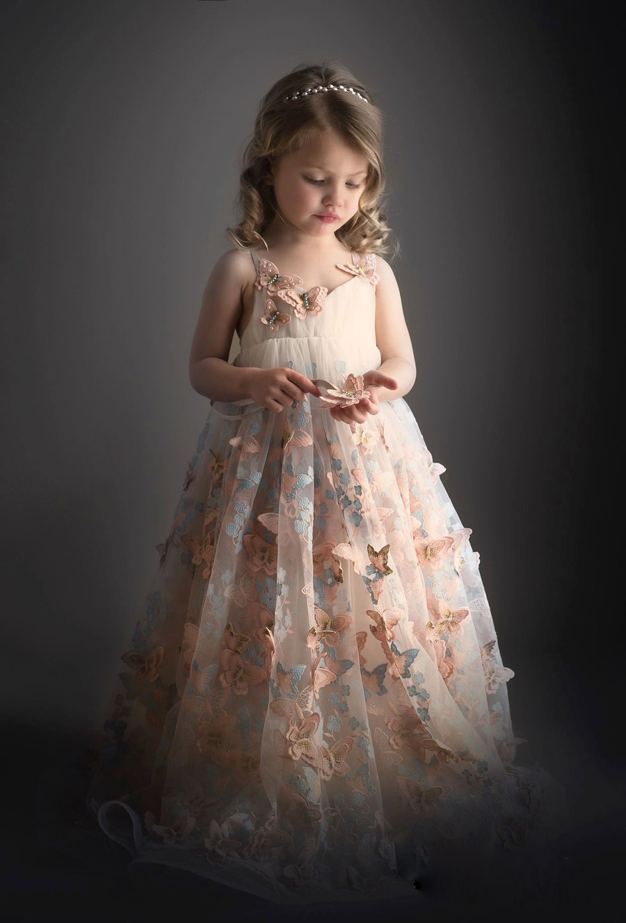 3D-Floral Butterfly Girls' Dresses For Weddings Floor Length Tulle Ribbon Bow Sash Pageant Gowns Sleeveless V-Neck Spaghetti Communion Dress