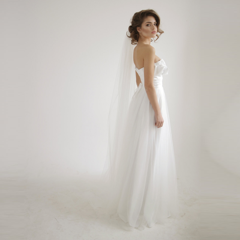 Single Tier Cathedral Wedding Veil Ivory / White Nylon Tulle Veil With Gold Plated Comb 108''/274 cm Long Train Custom Length and Color, Beige
Single Tier Cathedral Wedding Veil Ivory / White Nylon Tulle Veil With Gold Plated Comb 108''/274 cm Long Train Custom Length and Color, Beige