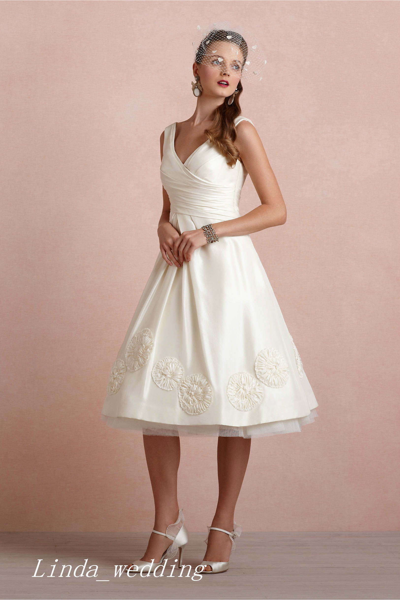 Unique Vintage Tea Length Wedding Dresses Graceful A Line V Neck Reception Wedding Dress Bridal Party Gowns