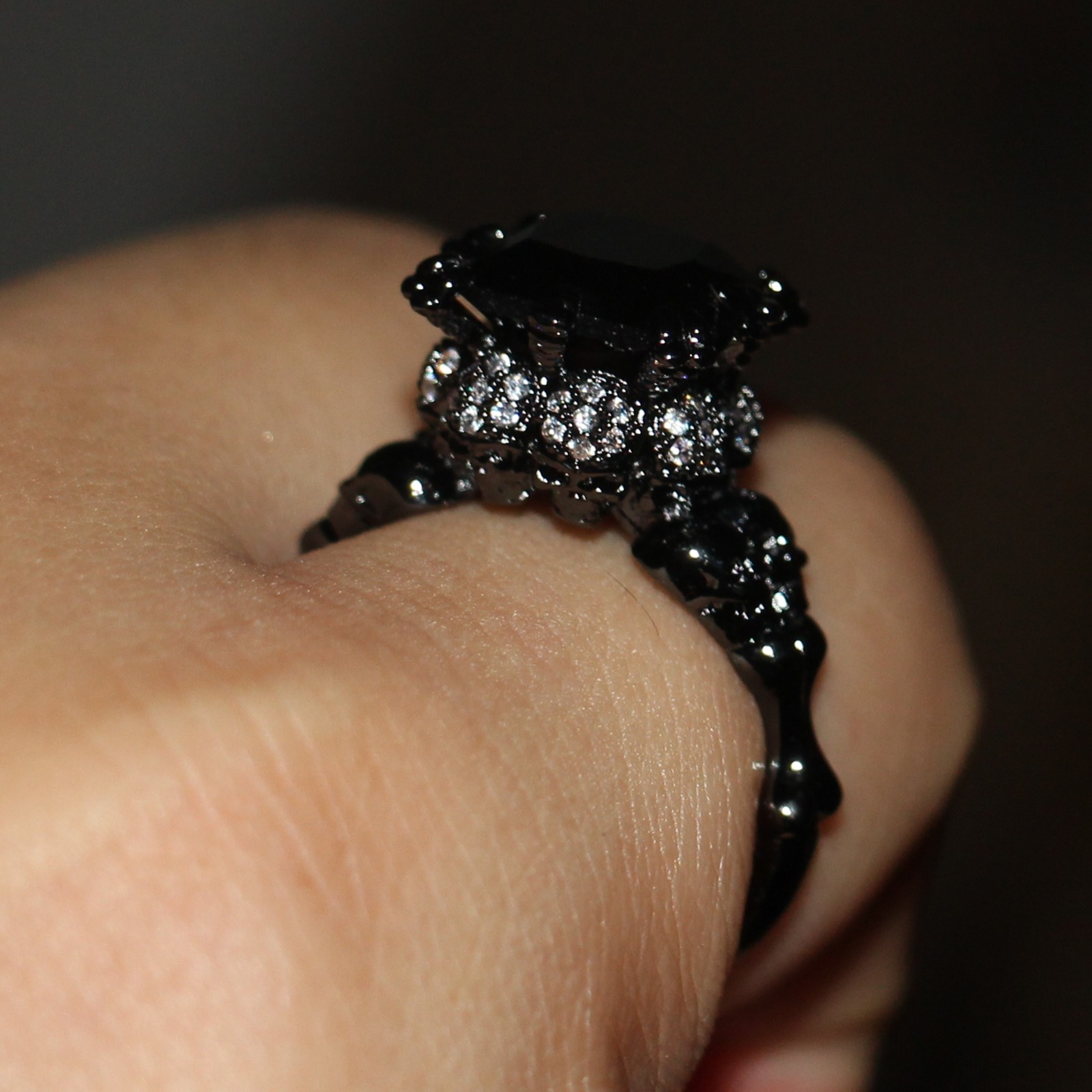 Size 5-11 Vintage Jewelry Professional Wholesale 10KT Black Gold Filled Sapphire CZ Diamond Gemstones Wedding Women Skull Ring for Love Gift