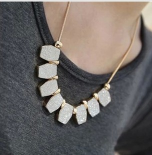 Wholesale-Vintage Grind Arenaceous Crystal Collarbone Choker Statement Geometry Necklace Fashion Jewelry For Women