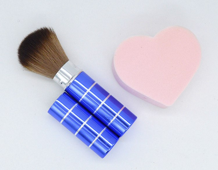 Metal telescopic brush blusher brush 6 colors 1 piece cosmetic brush with Nylon and metal handle with retal packing.