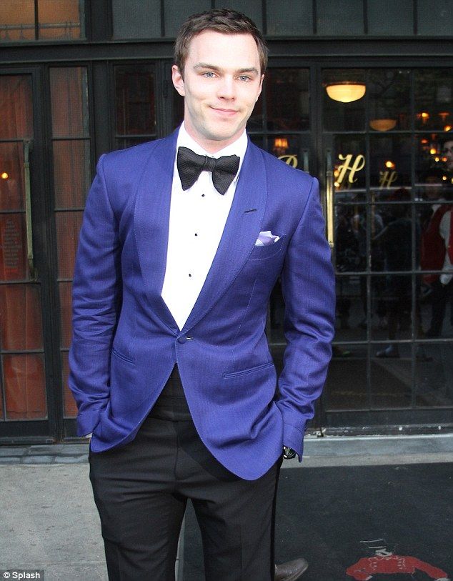 Custom Made Groom Tuxedos Royal Blue Suit Notch Lapel Bridegroom Groomsmen Men Black Pant 2021 Wedding Suits (Jacket+Pants+Tie+Vest), Beige
Custom Made Groom Tuxedos Royal Blue Suit Notch Lapel Bridegroom Groomsmen Men Black Pant 2021 Wedding Suits (Jacket+Pants+Tie+Vest), Beige