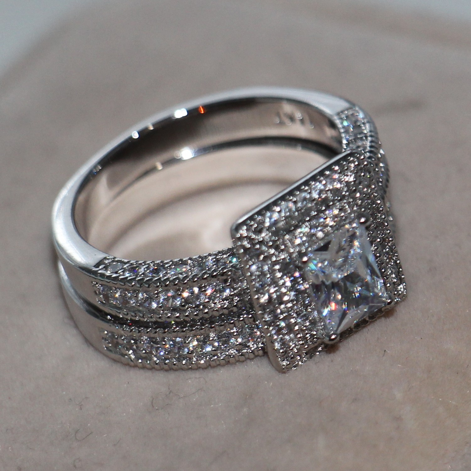 Victoira Wieck choucong Fashion Jewelry 14KT White Gold Filled Princess Cut White Topaz CZ Diamond Gemstones Women Wedding Bridal Ring Set