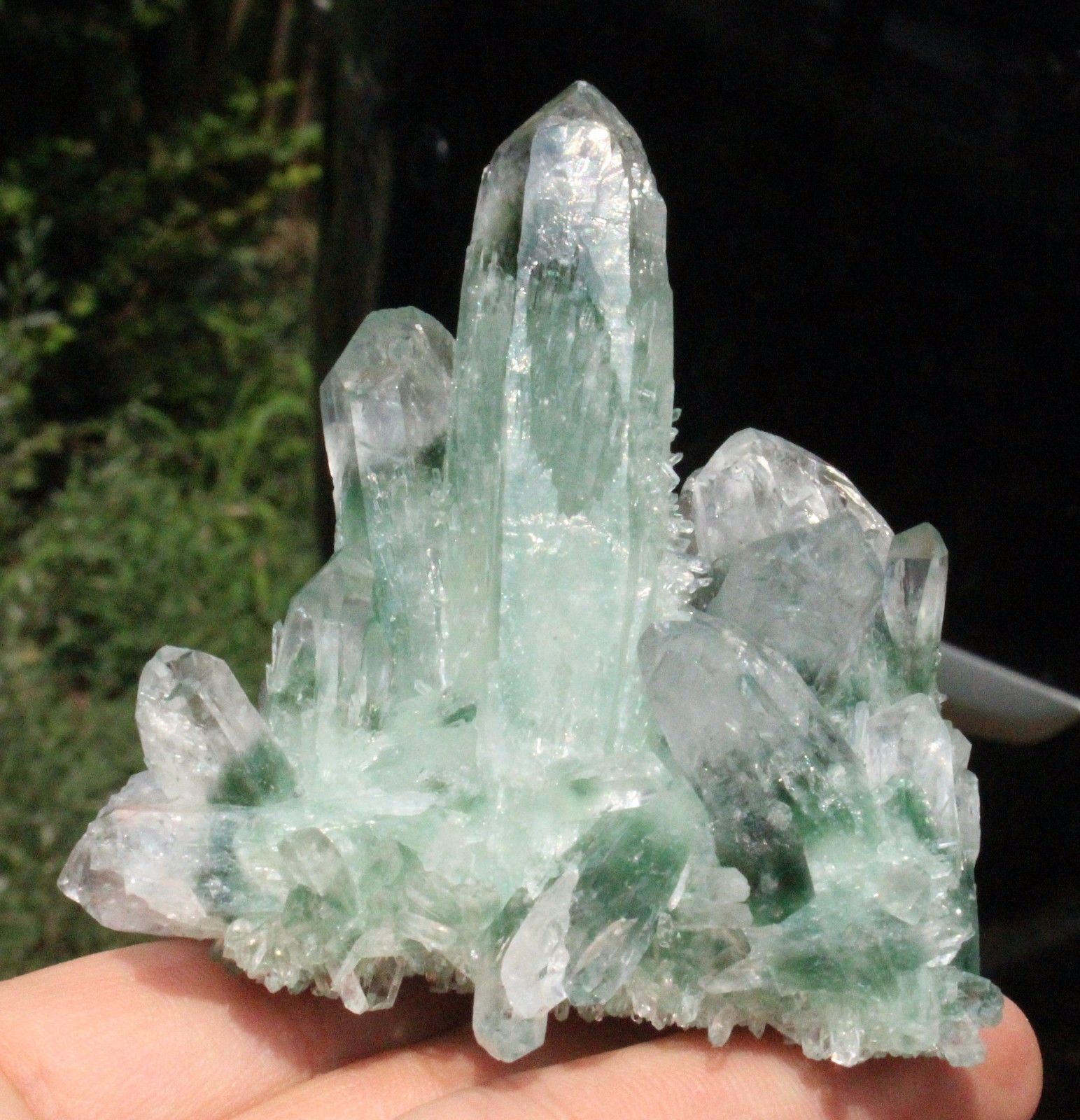 162 g New Find Natural Beautiful Green Tibetan Quartz Crystal Cluster green specter crystal cluster Specimen for decoration
162 g New Find Natural Beautiful Green Tibetan Quartz Crystal Cluster green specter crystal cluster Specimen for decoration