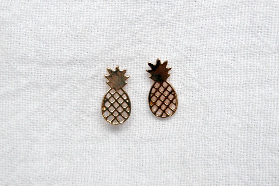 30Pair Cute Tiny Pineapple Earrings Lovely Ananas Earrings Simple Funny Outline Fruit Stud Earrings for Women Minimalist