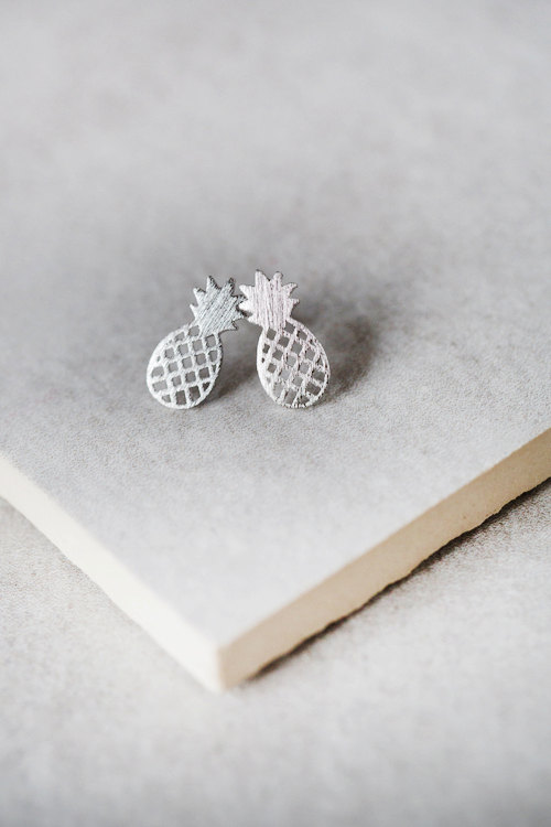 30Pair Cute Tiny Pineapple Earrings Lovely Ananas Earrings Simple Funny Outline Fruit Stud Earrings for Women Minimalist