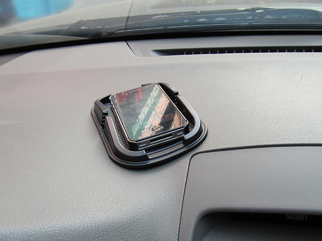 Hot selling new Universal car Anti Slip pad Rubber Mobile Sticky stick Dashboard Phone Shelf Antislip Mat For Phone GPS MP3