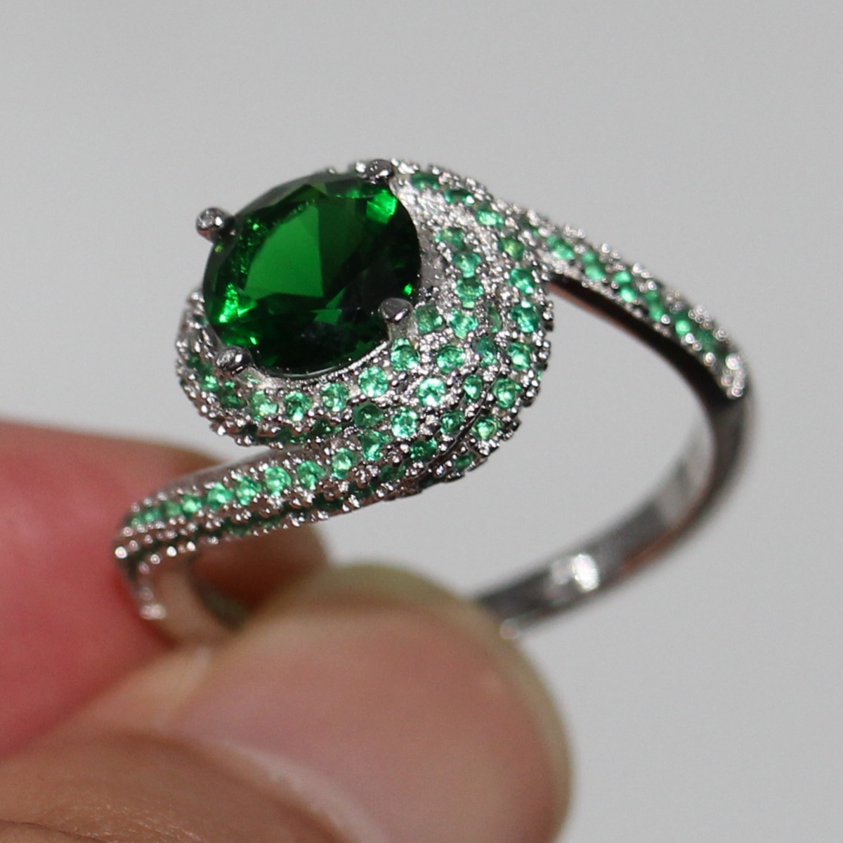 Size 5-10 New Women Luxury Jewelry 925 Sterling Silver Round Cut Emerald 5A CZ Diamond Poplupar Party Gift Wedding Band Pave Ring Size 5-10