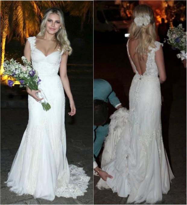 2019 Sexy Full Lace Wedding Dresses Cap Sleeve Sexy Backless A Line V Neck Bridal Gowns Covered Button Country Style Wedding Gowns, White
2019 Sexy Full Lace Wedding Dresses Cap Sleeve Sexy Backless A Line V Neck Bridal Gowns Covered Button Country Style Wedding Gowns, White
