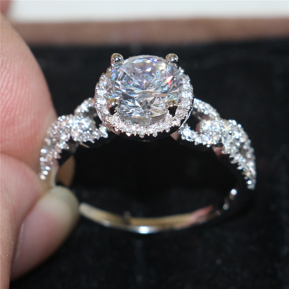 Vintage 10KT white gold filled Four claws With Inlay Zircon Simulated Diamond Gemstone Cocktail Rings Finger Wedding Bride Jewelry for Women
Vintage 10KT white gold filled Four claws With Inlay Zircon Simulated Diamond Gemstone Cocktail Rings Finger Wedding Bride Jewelry for Women