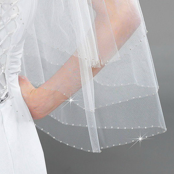 New Hight Quality Three Layer White Ivory Champagne Wedding Veil Fingertip Length Bridal Veil Beaded Edge With comb 107