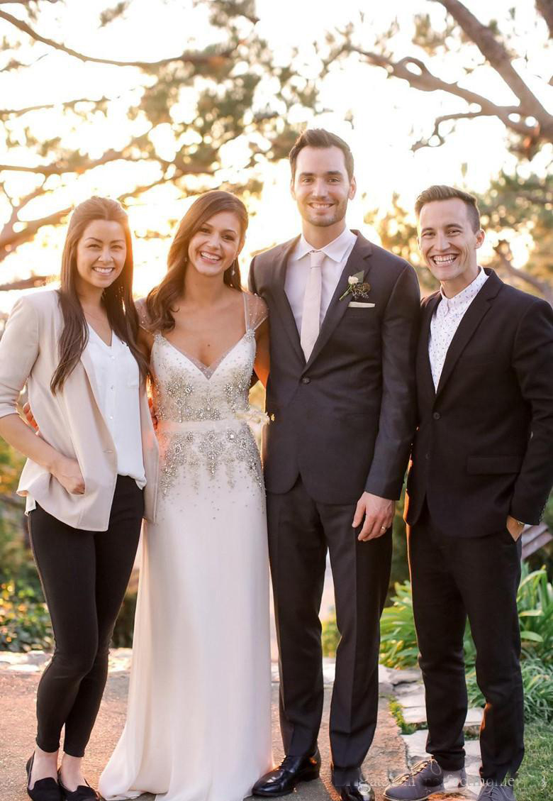 2018 Sheer Cap Sleeve Beads Crystal Garden Wedding Dresses Jenny Packham V Neck Sheath Wedding Party Bridal Gowns Custom, Champagne
2018 Sheer Cap Sleeve Beads Crystal Garden Wedding Dresses Jenny Packham V Neck Sheath Wedding Party Bridal Gowns Custom, Champagne