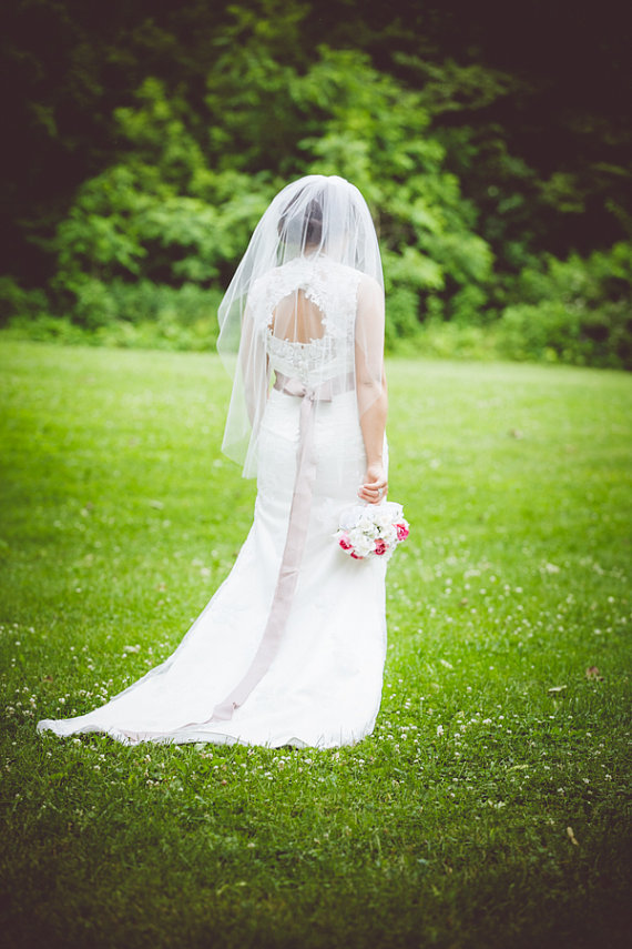 New Amazing Quality Best Sale Romantic Fingertip White Ivory Cut Edge Veil Without Comb Bridal Head Pieces For Wedding Dresses