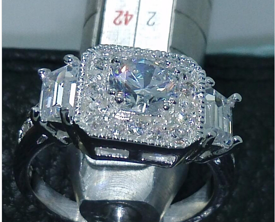 NEW 100% Brand Three Stone Rings Fine Jewelry 925 sterling silver white topaz cubic zirconia CZ women wedding Ring size 5/6/7/8/9/10
NEW 100% Brand Three Stone Rings Fine Jewelry 925 sterling silver white topaz cubic zirconia CZ women wedding Ring size 5/6/7/8/9/10