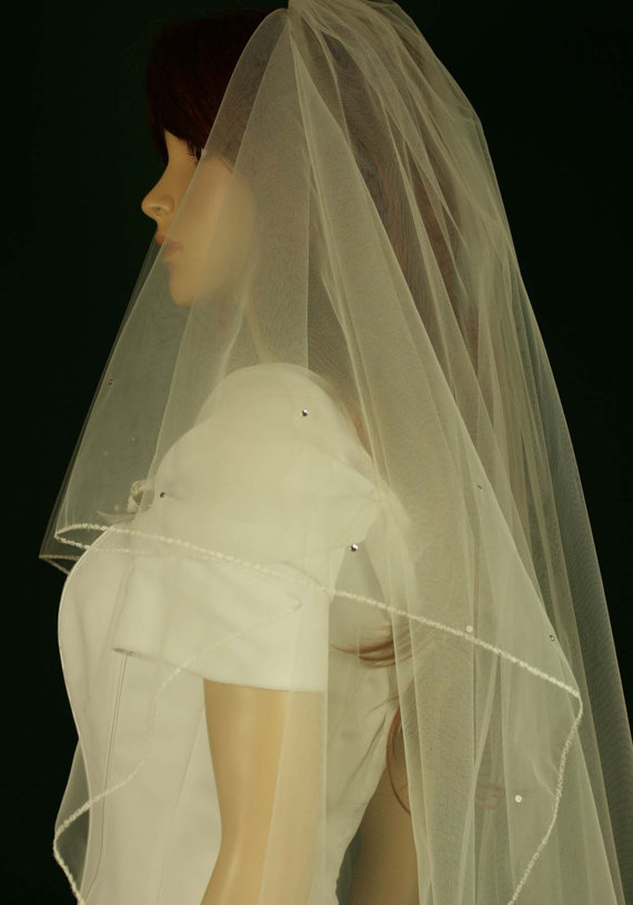 New Top Quality Best Selling Elegant Fingertip White Ivory Beaded Edge veil Mantilla Bridal Head Pieces For Wedding Dresses