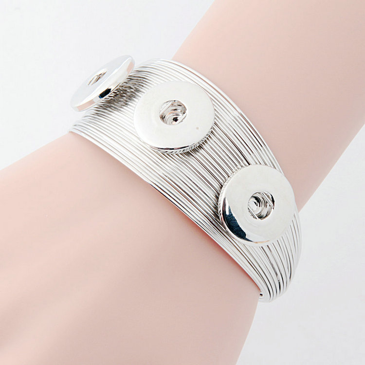 18MM Noosa 3 snap button cuff bangle metal ginger snaps interchangeable Charms adjustable bracelets For women&men Fashion DIY Jewelry
18MM Noosa 3 snap button cuff bangle metal ginger snaps interchangeable Charms adjustable bracelets For women&men Fashion DIY Jewelry