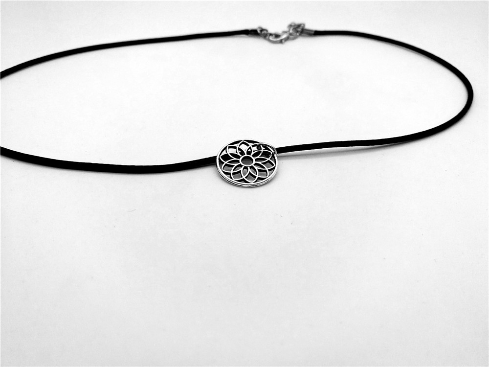 10PCS Simple Hollow Line Rose Sun Flower Petal Necklace Metal Floral Fun Daisy Sunflower Lotus Dreamcatcher Leather Rope Necklaces