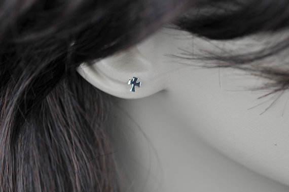 30Pair- S031 Small Flat Sideways Cross Earrings Simple Tiny Geometric Earring Cool Faith Christian Religious Cross Stud Earrings