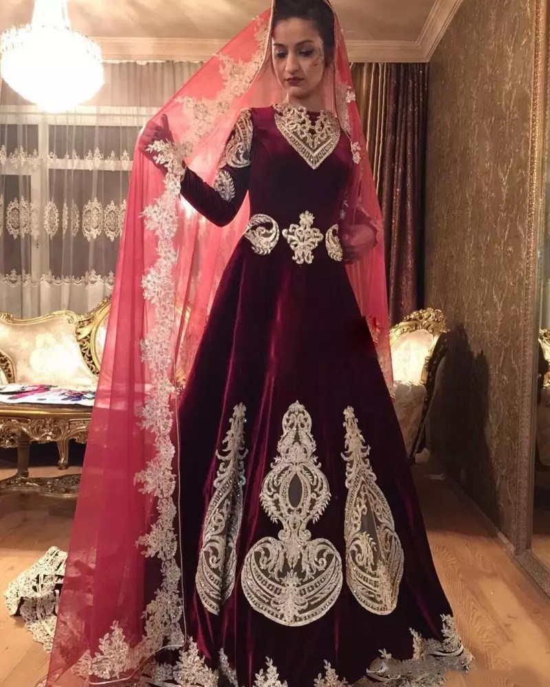 Luxury Muslim Wedding Dresses With Veil Arabic Dubai Velvet Burgundy Applique Beads Bridal Dress Jewel Neck Sweep Train Wedding Dress