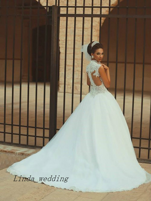 Free Shipping Elegant A-Line Princess Straps Sleeveless Beading Court Train Tulle Long Tail Middle East Arabic Wedding Dresses Bridal Gowns