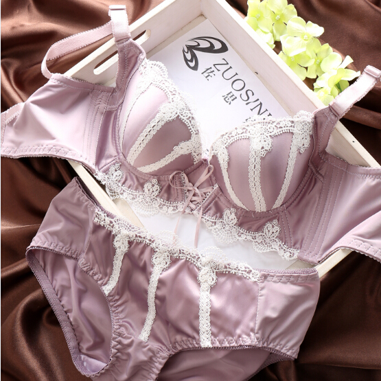 Wholesale-High Quality Noble And luxurious Satin Lace Sexy Push Up bra Set Adjustment Type Purple Blue Deep V Women's Underwear Suit
Wholesale-High Quality Noble And luxurious Satin Lace Sexy Push Up bra Set Adjustment Type Purple Blue Deep V Women's Underwear Suit