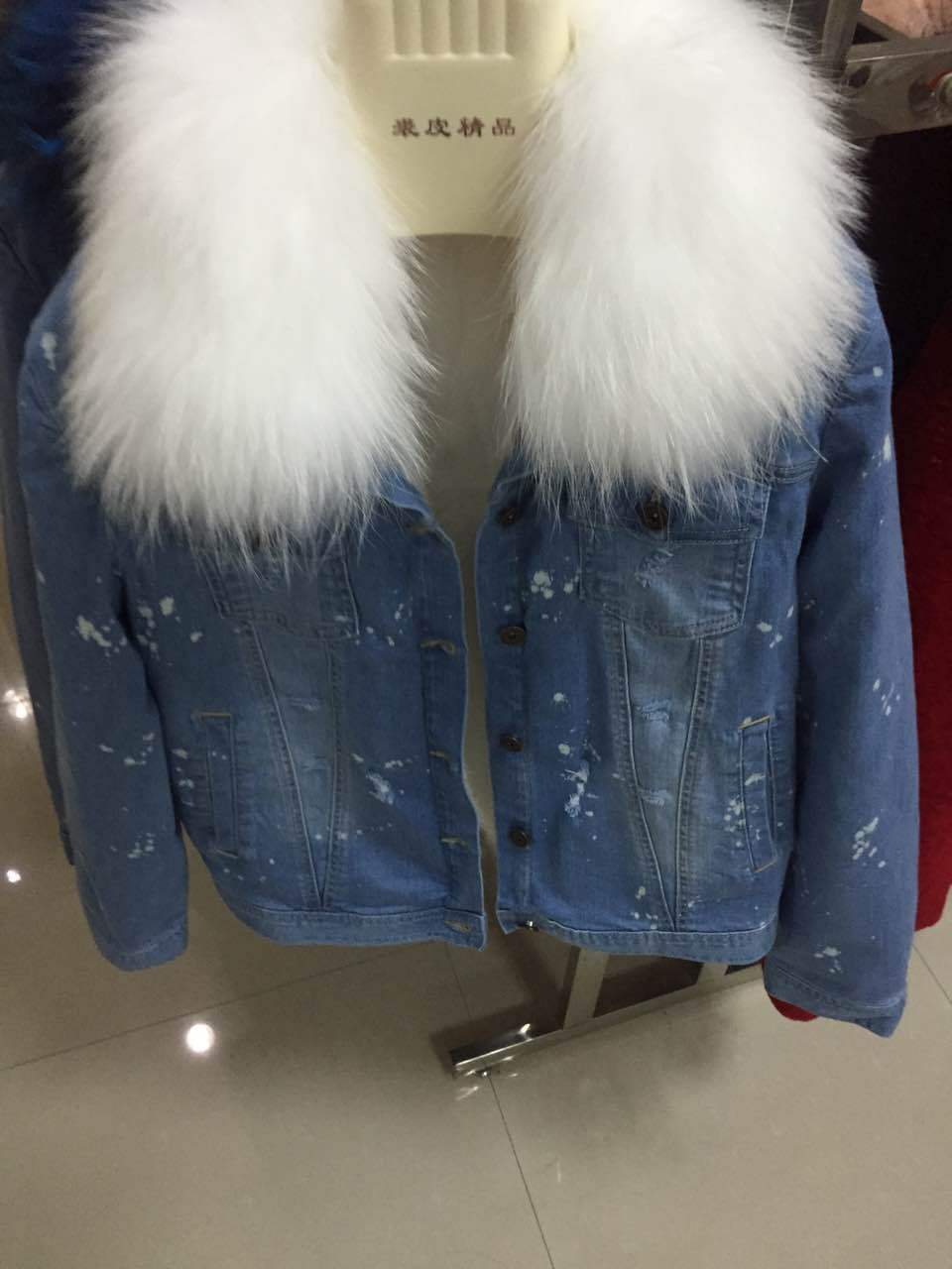Korean style women winter parka Fox fur lined coat Long sleeve denim holes jacket snow coats, Purple fur
Korean style women winter parka Fox fur lined coat Long sleeve denim holes jacket snow coats, Purple fur