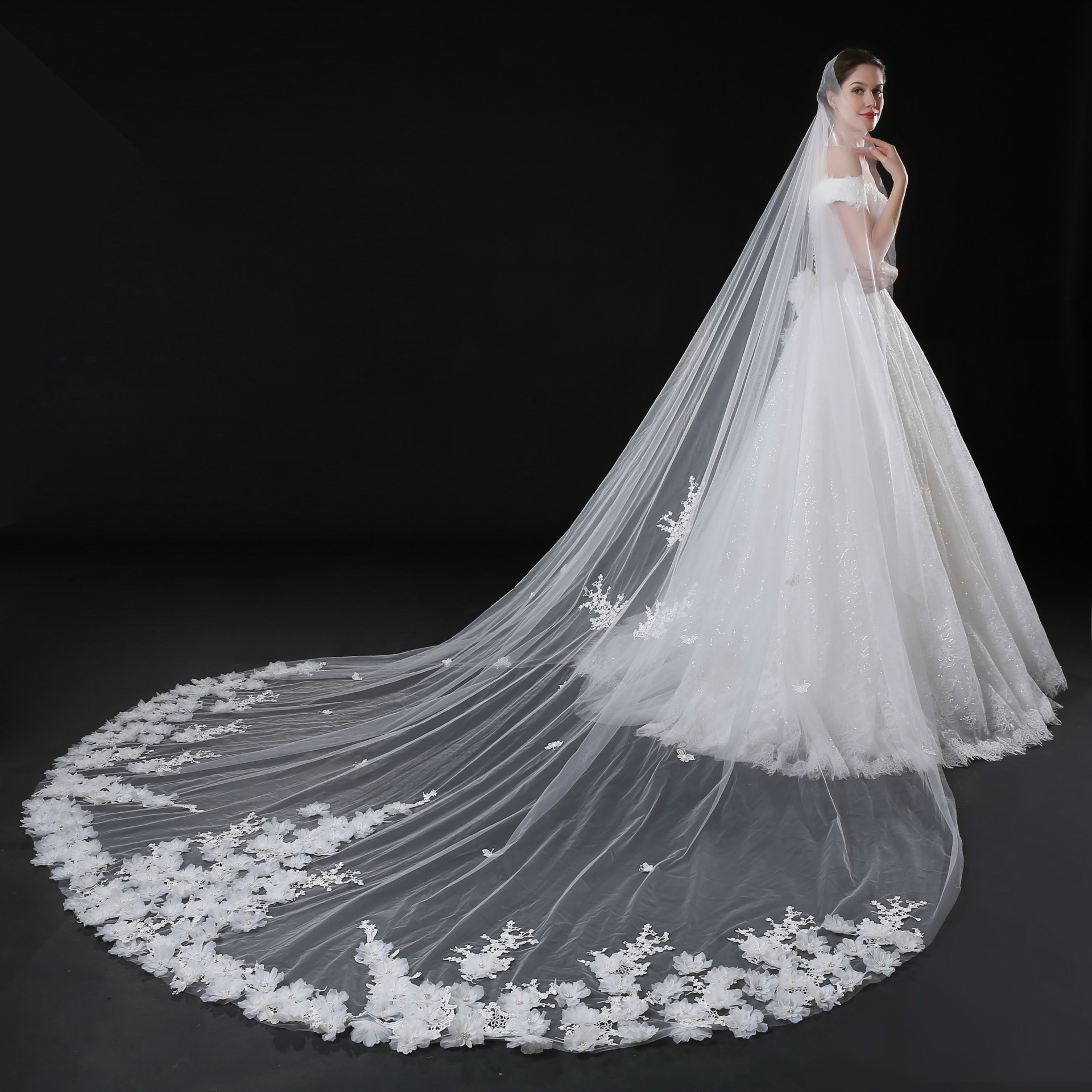 Cathedral Bridal Veils For Wedding Dress Bridal Gown 3D Flowers Soft Tulle White Ivory Tulle One Layer With Comb 5 Meters In Stock