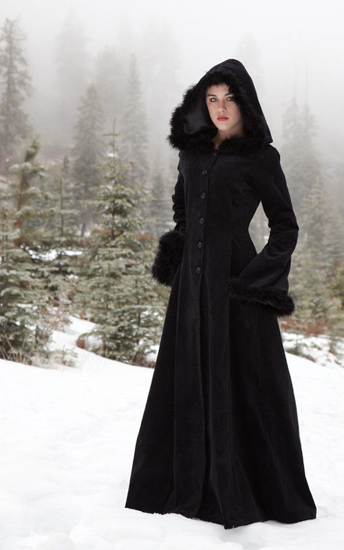 2018 New Fur Hallowmas Hooded Cloaks Winter Wedding Capes Wicca Robe Warm Coats Bride Jacket Christmas Black Events Accessories